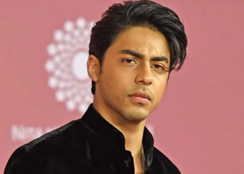 বন্ধুর বিয়েতে জুতা পাহারায় আরিয়ান, নেটদুনিয়ায় ঝড়