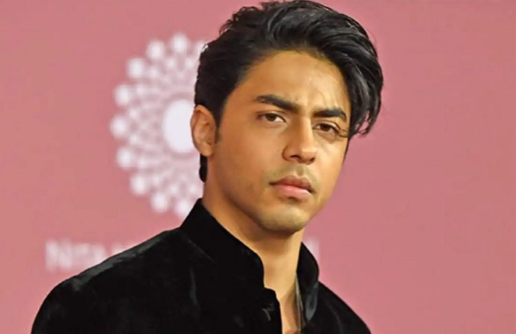 বন্ধুর বিয়েতে জুতা পাহারায় আরিয়ান, নেটদুনিয়ায় ঝড়