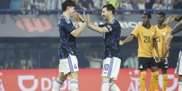 শুরু থেকে খেললেন মেসি, আর্জেন্টিনার ছন্দে উড়ে গেল জাম্বিয়া