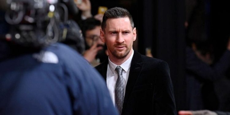 বার্সেলোনার ক্লাব কিনলেন লিওনেল মেসি