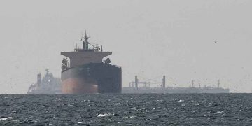 তেল রপ্তানি বন্ধ হলেও ইরানের টিকে থাকার সক্ষমতা কতদিন?