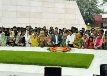 বিএনপির সংরক্ষিত নারী এমপিরা জিয়াউর রহমান ও বেগম খালেদা জিয়ার সমাধিতে শ্রদ্ধা জানালেন