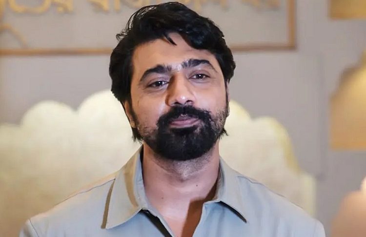 রাজনীতিতে আর জড়াতে চান না দেব, ফিরছেন অভিনয়ে