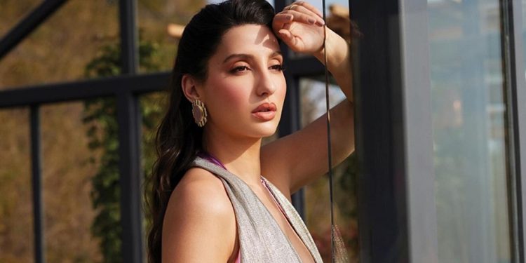 অশালীন গানের পর নতুন বিতর্কে নোরা ফাতেহি