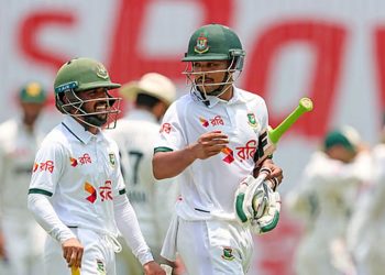 প্রথম দিনে ৪ উইকেটে ৩০১ রান তুললো বাংলাদেশ