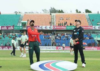 সিরিজ নির্ধারণী ম্যাচে ব্যাটিংয়ে বাংলাদেশ