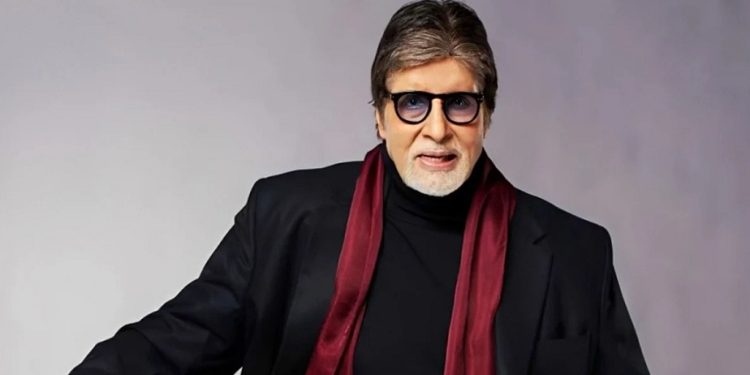 হাসপাতাল থেকে বাসায় ফিরলেন অমিতাভ, কী হয়েছিল অভিনেতার