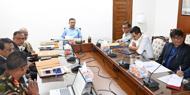 বস্ত্র ও পাট মন্ত্রণালয় সংশ্লিষ্টদের সঙ্গে প্রধানমন্ত্রী তারেক রহমানের বৈঠক