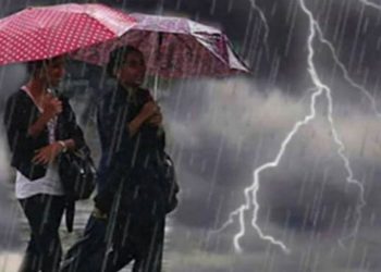 রাতে ঢাকায় বজ্রসহ বৃষ্টির বার্তা