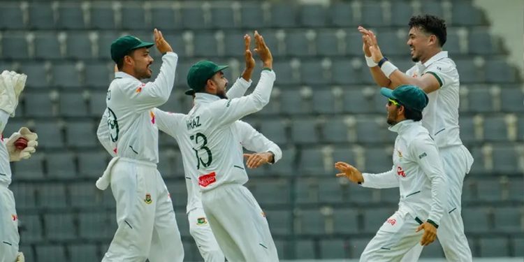চার ইউকেট নিয়ে স্বস্তিতে মধ্যাহ্নভোজে বাংলাদেশ