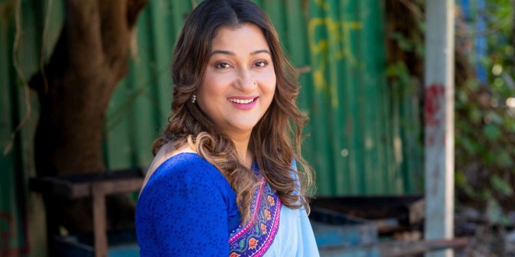 দোয়া চেয়েছেন দীপা খন্দকার