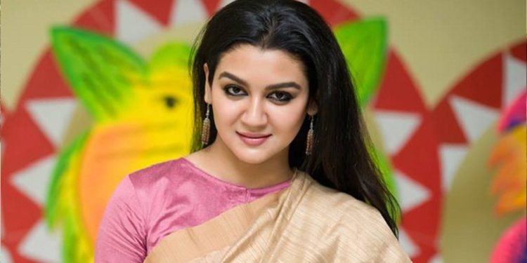 বিশ্বকাপে প্রিয় দল ও খেলোয়াড়ের নাম জানালেন জয়া আহসান