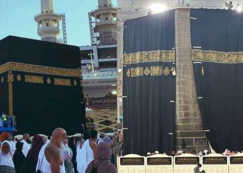 আজ রাতেই নতুন গিলাফে সজ্জিত হবে পবিত্র কাবা