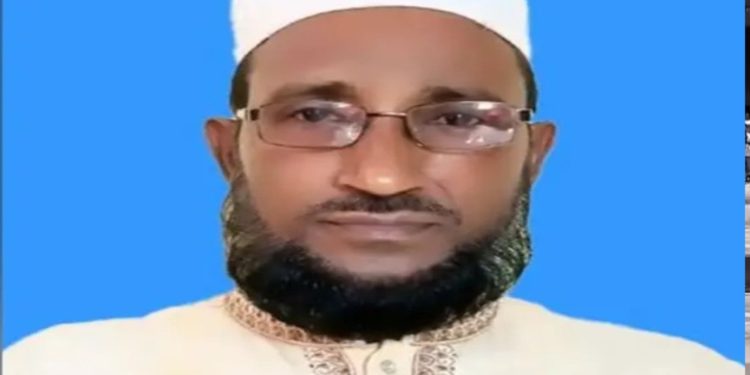ছাত্রীর সঙ্গে অনৈতিক ভিডিও ভাইরাল, বিদ্যালয়ের অফিস সহকারী বরখাস্ত