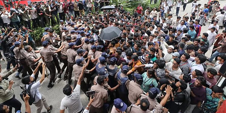 শিক্ষামন্ত্রী মিলনের পদত্যাগ দাবিতে চার জেলায় বিক্ষোভ