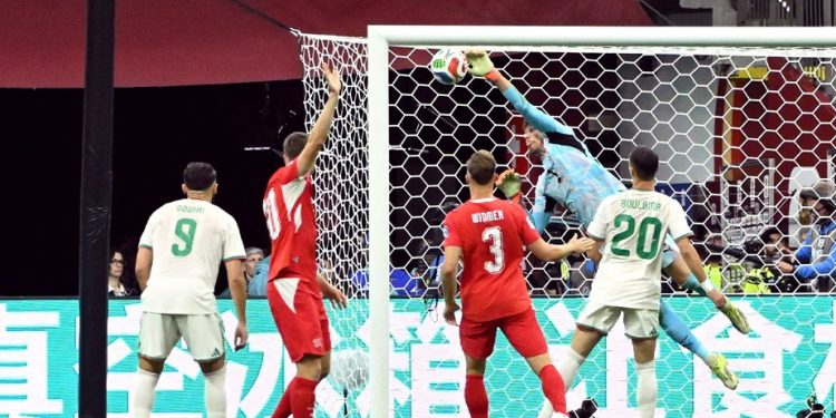 আলজেরিয়াকে ২-০ গোলে হারিয়ে শেষ ষোলোয় সুইজারল্যান্ড