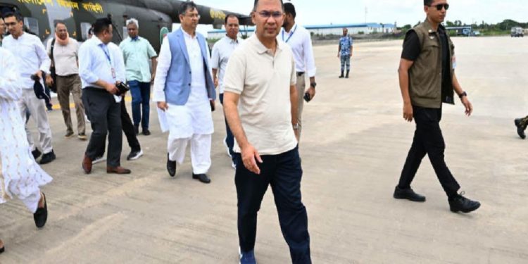 মাতারবাড়ী কয়লা বিদ্যুৎকেন্দ্র পরিদর্শন করলেন প্রধানমন্ত্রী তারেক রহমান