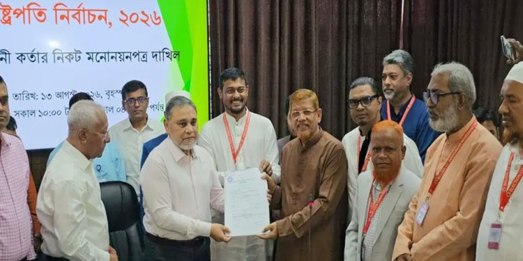 রাষ্ট্রপতি প্রার্থী হিসেবে অলি আহমদের মনোনয়নপত্র জমা
