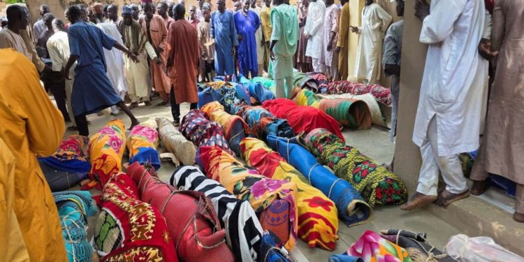 যাত্রীবাহী নৌকা ডুবে নাইজেরিয়ায় নিহত- ৫০