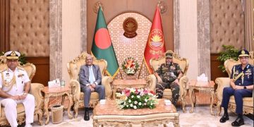 রাষ্ট্রপতির সঙ্গে সাক্ষাৎ করলেন তিন বাহিনীর প্রধান