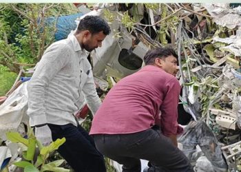 উড্ডয়নের ২০ মিনিট পরই বিমান বিধ্বস্ত, কেউ বেঁচে নেই