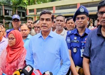 পর্যাপ্ত সার মজুদ রয়েছে, সমস্যা ডিস্ট্রিবিউশন ও ডিলার নিয়োগে: ফরহাদ হোসেন আজাদ
