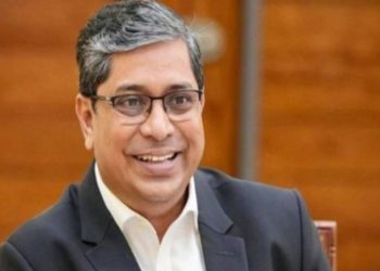 আগামী ৮-১০ দিনের মধ্যে ই-রিকশা চালুর সিদ্ধান্ত নেবে সরকার: মীর শাহে আলম