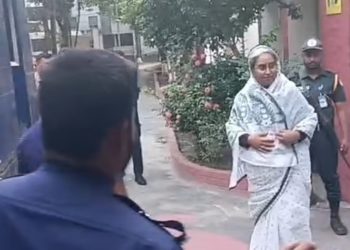 স্বামীকে শেষ বিদায় জানাতে ১২ ঘণ্টার জন্য প্যারোলে মুক্ত দীপু মনি