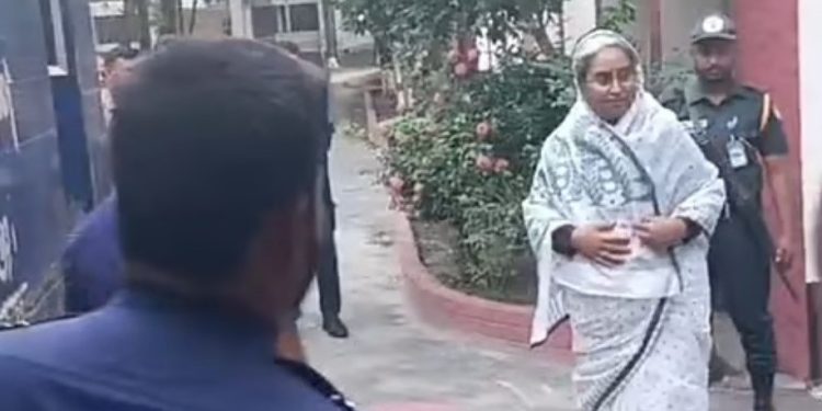 স্বামীকে শেষ বিদায় জানাতে ১২ ঘণ্টার জন্য প্যারোলে মুক্ত দীপু মনি