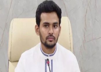 দুর্নীতির অভিযোগে আসিফ মাহমুদসহ ৪ জনের বিরুদ্ধে অনুসন্ধান শুরু