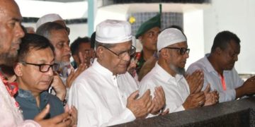 শাহজালাল (রহ.)-এর মাজার জিয়ারত করলেন রাষ্ট্রপতি মির্জা ফখরুল ইসলাম আলমগীর