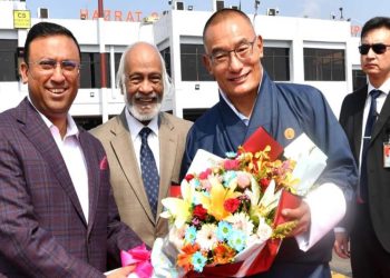 ঢাকায় ভুটানের প্রধানমন্ত্রীর সংক্ষিপ্ত যাত্রাবিরতিতে স্বাগত জানালেন মন্ত্রী-প্রতিমন্ত্রী