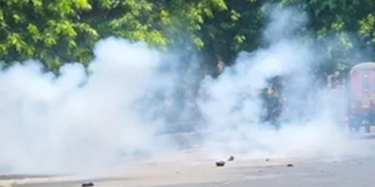 শিল্পকলা একাডেমির সামনে ককটেল বিস্ফোরণ