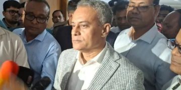 নির্ধারিত ভাড়ার বেশি নিলে রুট পারমিট বাতিল: সেতুমন্ত্রী শেখ রবিউল আলম