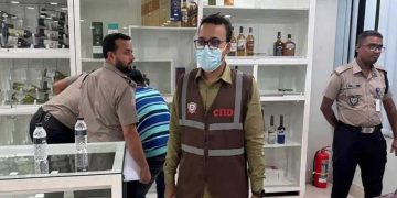 সালমান মুক্তাদিরের শ্বশুরের ৪ মদের গুদাম সিলগালা