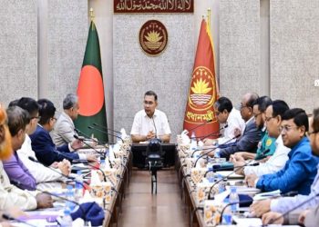 ঢাকার গণপরিবহন ব্যবস্থাপনা নিয়ে বৈঠকে প্রধানমন্ত্রী তারেক রহমান
