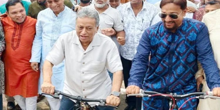 আধুনিক বিশ্বের সঙ্গে তাল মিলিয়ে এগিয়ে যেতে হলে শিক্ষার্থীদের অবশ্যই প্রযুক্তিগত জ্ঞান অর্জন করতে হবে: অর্থমন্ত্রী