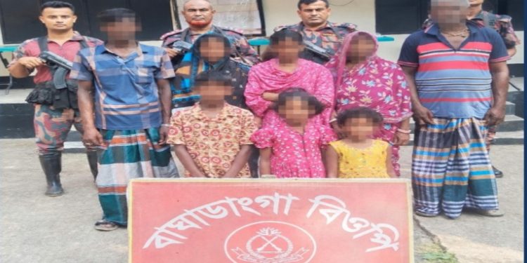 মহেশপুর সীমান্তে নারী-শিশুসহ আটক ৮ বাংলাদেশি