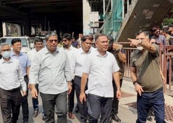 রাজধানীর ১৩ স্থান সাড়ে চার ঘণ্টায় পরিদর্শন করলেন প্রধানমন্ত্রী তারেক রহমান