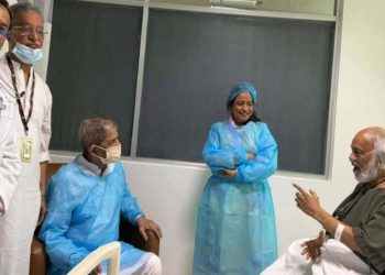 হাসপাতালে ড. আবদুল মঈন খানকে দেখতে গেলেন রাষ্ট্রপতি মির্জা ফখরুল ইসলাম আলমগীর
