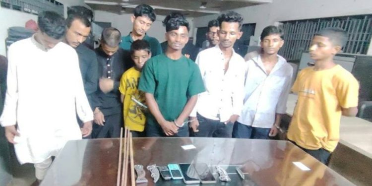 গত ২৪ ঘণ্টায় মোহাম্মদপুরে ১৩ ছিনতাইকারী গ্রেপ্তার