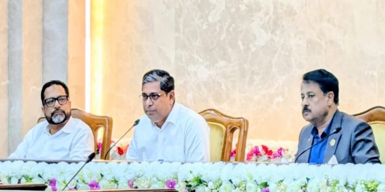সরকারি ফ্ল্যাটে এডিসের লার্ভা মিললেই বরাদ্দ বাতিলের নির্দেশ প্রতিমন্ত্রীর