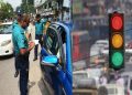 ট্রাফিক আইন লঙ্ঘনে ২৪ ঘণ্টায় অভিযান পরিচালনা করে ডিএমপির ২৪৪৬ মামলা
