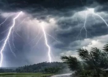 পাবনায় বজ্রপাতে একই গ্রামের ৬ জনের মৃত্যু